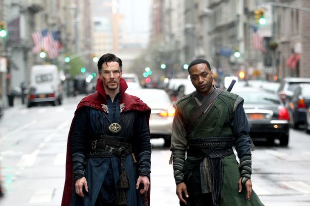 benedict-cumberbatch-chiwetel-ejiofor-filming-marvel-pictures-dr-strange